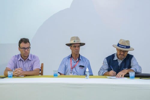 Da esquerda para a direita: Róger Strauss, Gelson Melo de Lima e Alencar Rugeri. Foto Choks/Divulgação