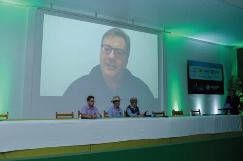 Chefe da Embrapa Florestas, Erich Gomes Schaitza, participou por videoconferência. Foto Choks/Divulgação