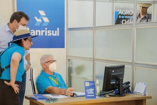  Banrisul contou com 50 pessoas trabalhando para atender seus clientes. Foto Choks/Divulgação