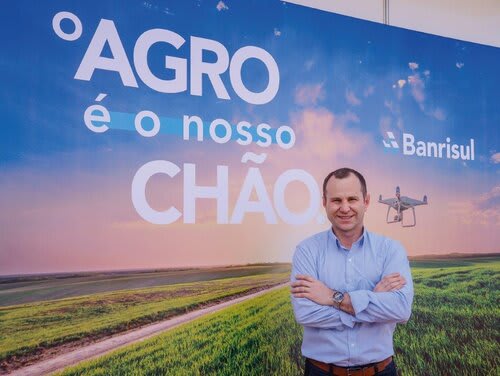  Janir Luiz Damiani, superintendente executivo da Expansão de Negócios, tirou dúvidas sobre linhas de crédito e demais serviços do banco. Foto Choks/Divulgação