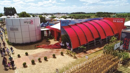 O estande na feira recebeu agricultores que tiraram dúvidas (Choks/Divulgação)