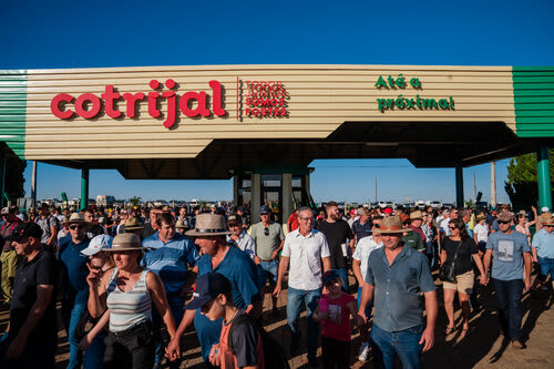 O número de visitantes é 22% superior aos 263 mil visitantes do ano passado. É o maior público da história da feira. Foto Choks/Divulgação.