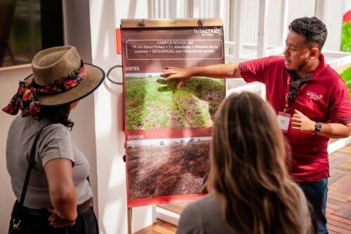 Produtores tiraram dúvidas com colaboradores. Foto Choks/Divulgação.