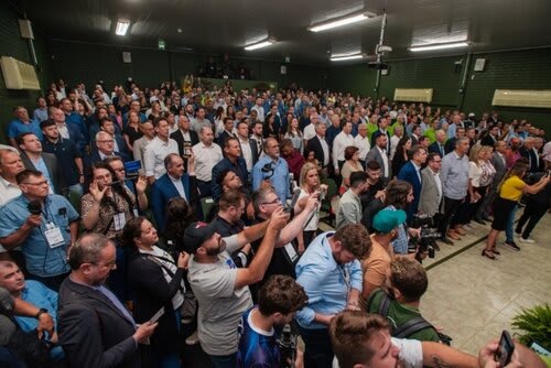 Abertura oficial foi prestigiada pelo público e pela imprensa. Foto Choks/Divulgação.