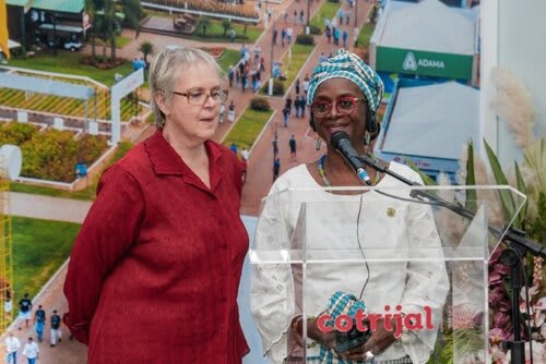 Embaixadora da República de Gana, Abena Pokua Adompim Buzia. Foto Choks/Divulgação.