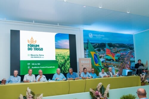 Mesa de abertura do fórum. Foto Choks/Divulgação.