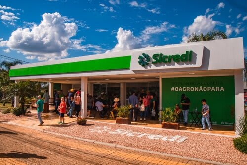 Espaço do Sicredi se manteve movimentado durante os cinco dias de feira, recebendo associados e que puderam negociar financiamentos específicos para energias renováveis e irrigação. Foto Jackson Ciceri/ExpoRevista.