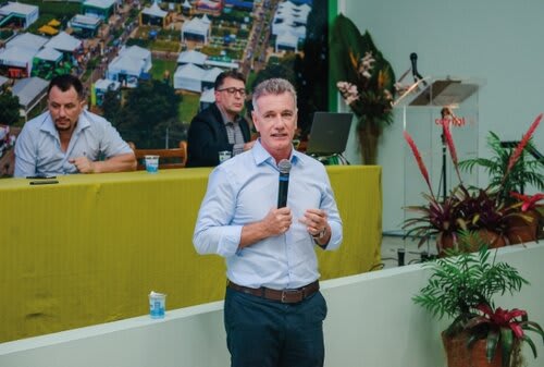 Rogério Tondo aponta os números expressivos da produção. Foto Choks/Divulgação.