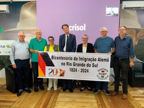 Marc Bogdahn (no centro), cônsul-geral da Alemanha no Brasil. Foto Choks/Divulgação.