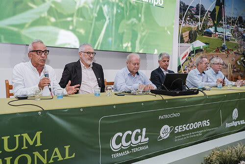 Presidente da Fecoagro, Paulo Pires; presidente do Sistema Ocergs, Darci Hartmann; presidente da Expodireto Cotrijal, Nei Manica; presidente da CCGL, Caio Vianna; vice-presidente da Cotrijal, Enio Schroeder e o diretor-superintendente da CCGL, Guillermo Dawson