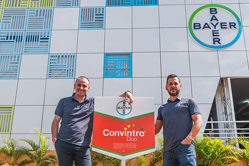 O gerente de Marketing da Bayer unidade Sul, Alexandre Rocha (à direita), fala da evolução da família Fox