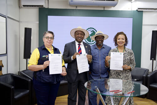 Assinatura do acordo entre a Universidade de Abuja (Nigéria), o Instituto Internacional para Alimentação, Saúde, Educação e Sustentabilidade (IIFHES) e o Instituto Federal de Educação, Ciência e Tecnologia do RS