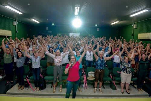 Mulheres mostraram sua força lotando o Auditório Central na Expodireto (Choks/Divulgação)